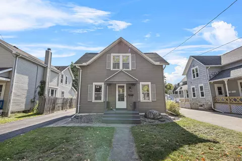 Exterior - 1025 W 8th St, Appleton, WI 54914 photo 6 of 18