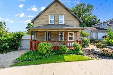 403 Park Ave, Little Chute, WI 54140