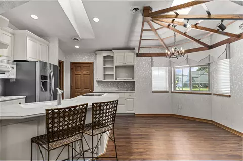 w6189 Long Court, Appleton, WI 54914 photo 5