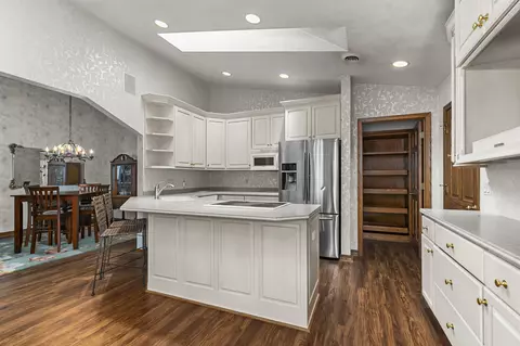 w6189 Long Court, Appleton, WI 54914 photo 8