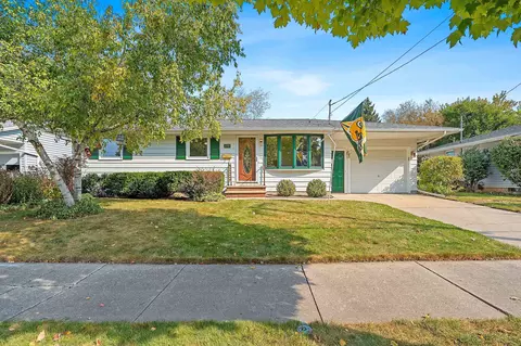 1170 Roscoe St, Green Bay, WI 54304