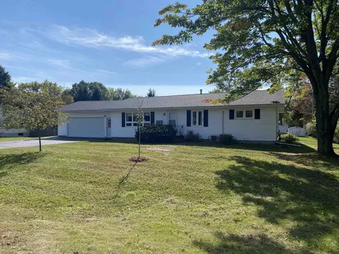 e1887 Amy Street, Waupaca, WI 54981
