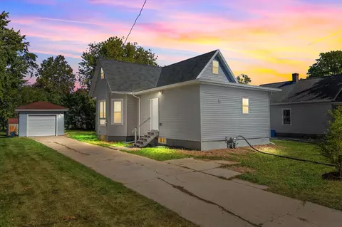 1177 Garland St, Green Bay, WI 54301