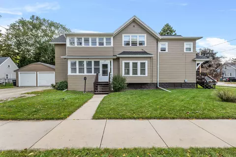 325 E Lincoln Ave, Oshkosh, WI 54901