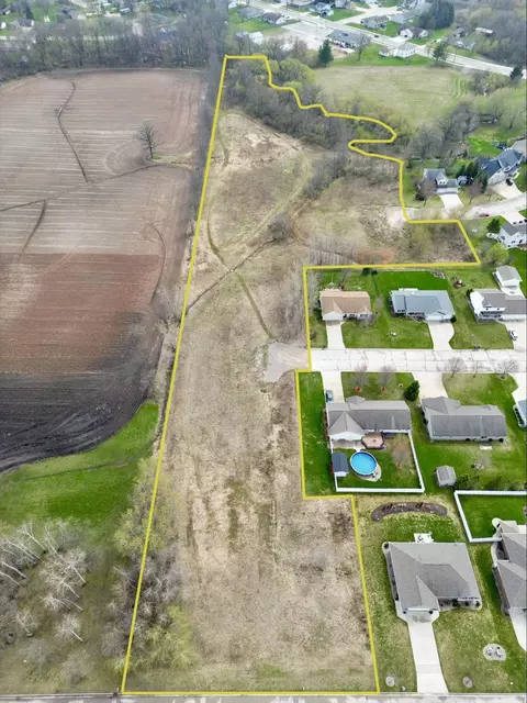 Crab Apple Lane, Green Bay, WI 54311