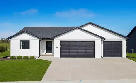 2200 White Wolf Ln, Kaukauna, WI 54130