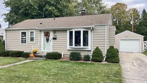 1125 Colonial Ave, Green Bay, WI 54304