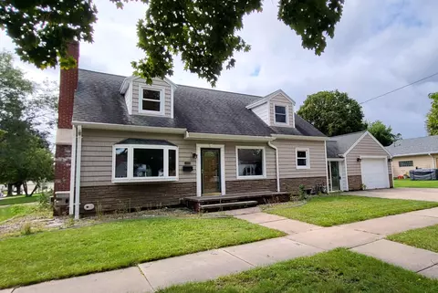 1105 W Commercial St, Appleton, WI 54914