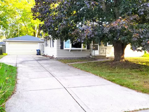1054 Melrose St, Neenah, WI 54956