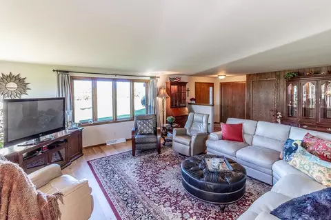 2036 N Mayflower Dr, Appleton, WI 54913 photo 9