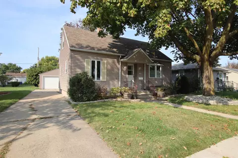 1545 Sanders St, Oshkosh, WI 54902