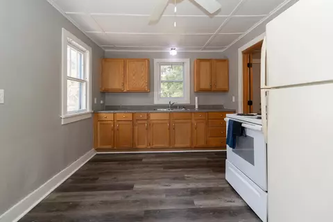 Entry Way - 420 E Taft Ave, Appleton, WI 54915 photo 3 of 3