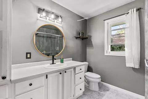 Bath - 175 Stroebe Rd, Appleton, WI 54914 photo 1 of 4