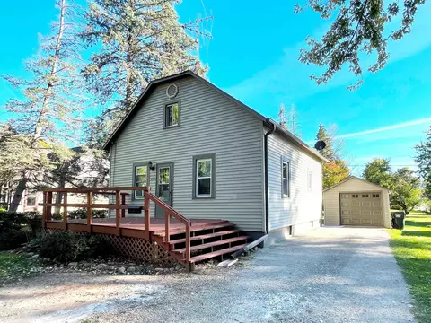 408 W Jennings St, New London, WI 54961