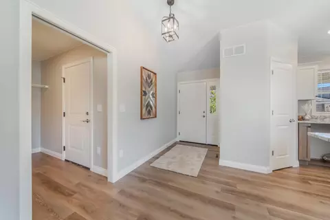 2355 E Plank Cir, Appleton, WI 54915 photo 3