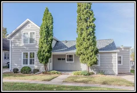 709 S Pearl St, New London, WI 54961