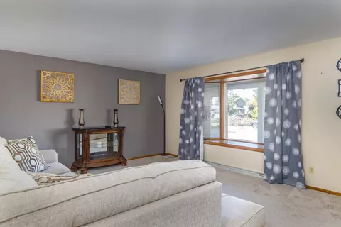 2119 W Cortland Dr, Appleton, WI 54914 photo 2