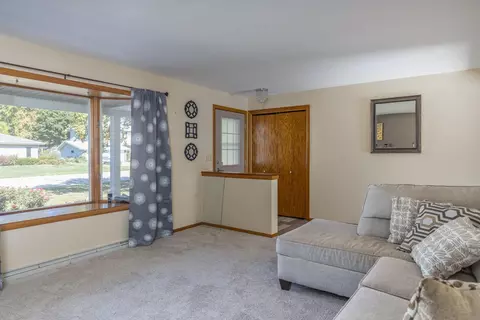 2119 W Cortland Dr, Appleton, WI 54914 photo 3