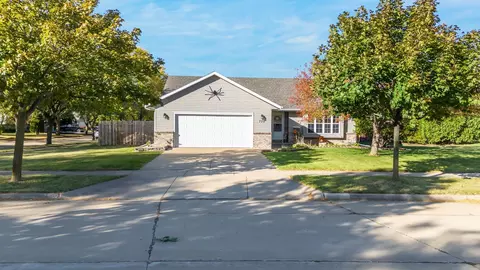 730 Strawberry Ln, Kimberly, WI 54136
