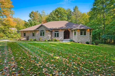 3388 Mary Knoll Ct, Green Bay, WI 54313