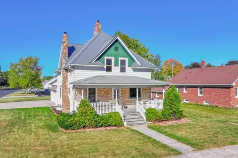 306 Maple St, Luxemburg, WI 54217
