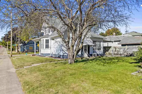 Exterior - 420 W Packard St, Appleton, WI 54911 photo 6 of 7