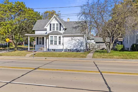 Exterior - 420 W Packard St, Appleton, WI 54911 photo 7 of 7