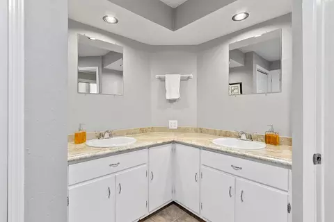 Bath - 420 W Packard St, Appleton, WI 54911 photo 1 of 3