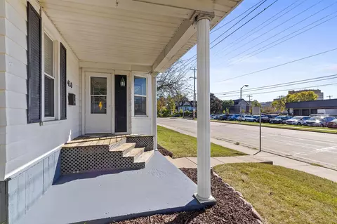 Exterior - 420 W Packard St, Appleton, WI 54911 photo 2 of 7