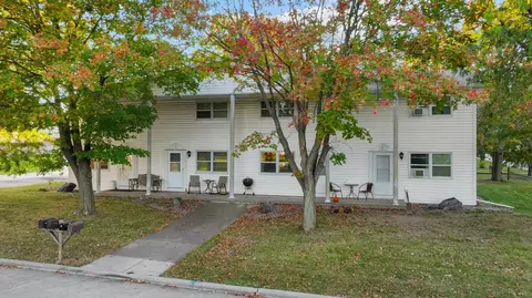 625 N Briarcliff Dr #3, Appleton, WI 54915