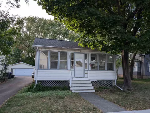 609 Isabella St, Neenah, WI 54956