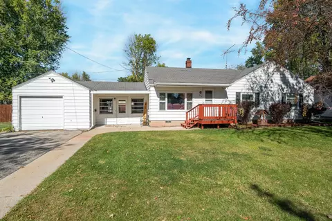213 Wright Ave, Neenah, WI 54956