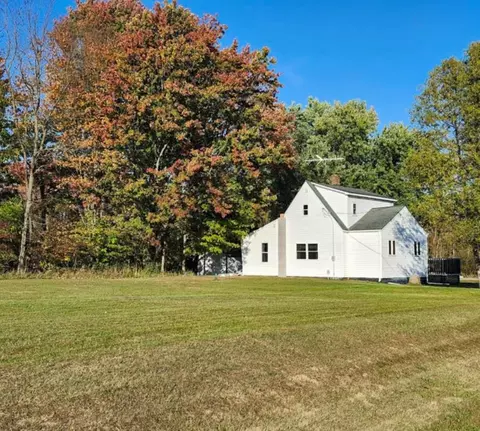 W11310 County Rd G, Gresham, WI 54128 photo 2