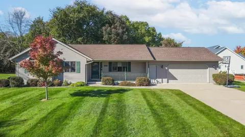 1525 Parkview Dr, New London, WI 54961