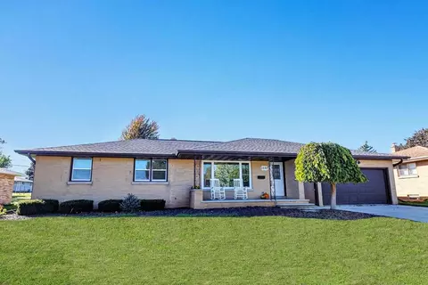 1337 Main St, Luxemburg, WI 54217
