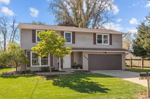 237 Lakeview Ave, Hortonville, WI 54944