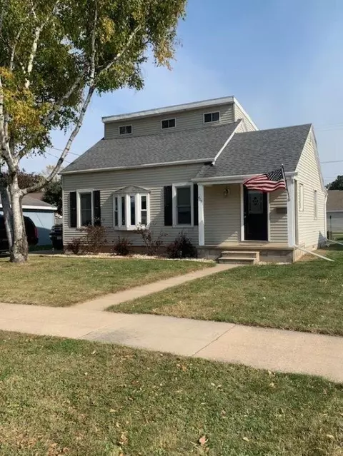415 S Elm St, Kimberly, WI 54136