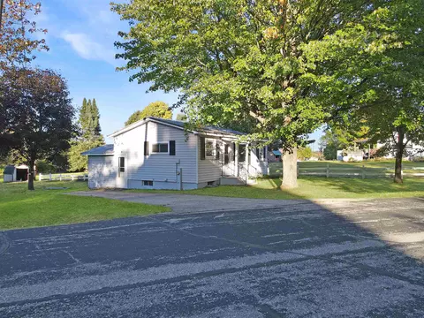 640 E Pleasant St, Gresham, WI 54128 photo 19