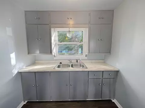 640 E Pleasant St, Gresham, WI 54128 photo 9