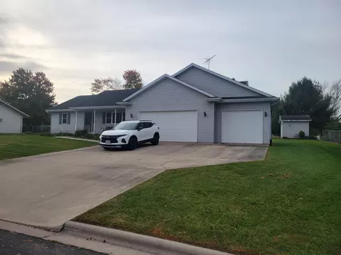 1315 Dallman Ln, Shawano, WI 54166