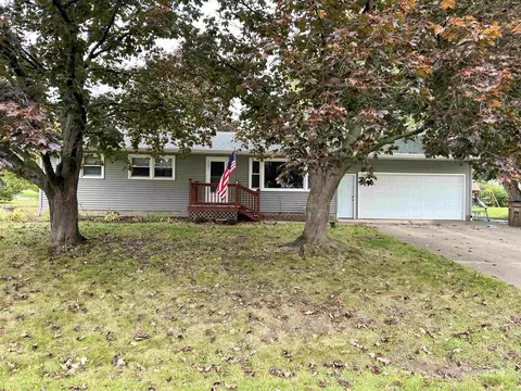 1351 Tammy Rd, Oshkosh, WI 54904