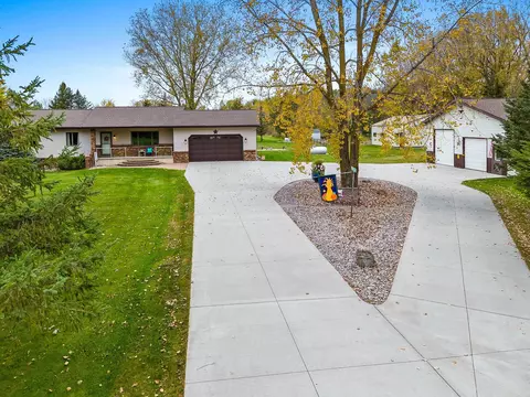 n3415 Mayflower Road, Hortonville, WI 54944