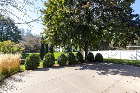1325 E Keystone Ln, Appleton, WI 54913 photo 2