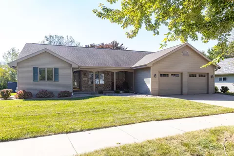 1325 E Keystone Ln, Appleton, WI 54913