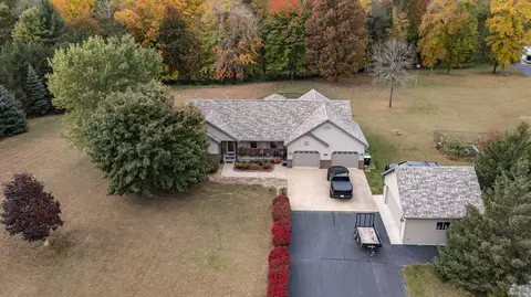 n2543 Hodgett Court, Waupaca, WI 54981