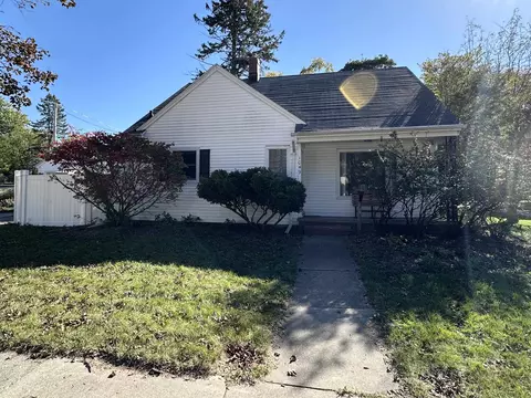 1049 E Jardin St, Appleton, WI 54911