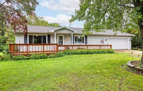 w10558 Hoffman Road, New London, WI 54961