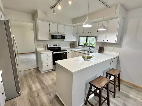 815 E Windfield Pl, Appleton, WI 54911 photo 4