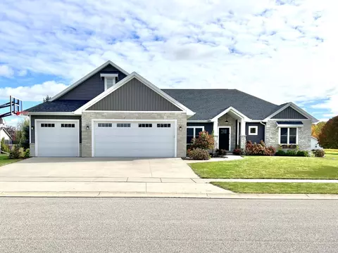 n8924 Harrisville Court, Menasha, WI 54952
