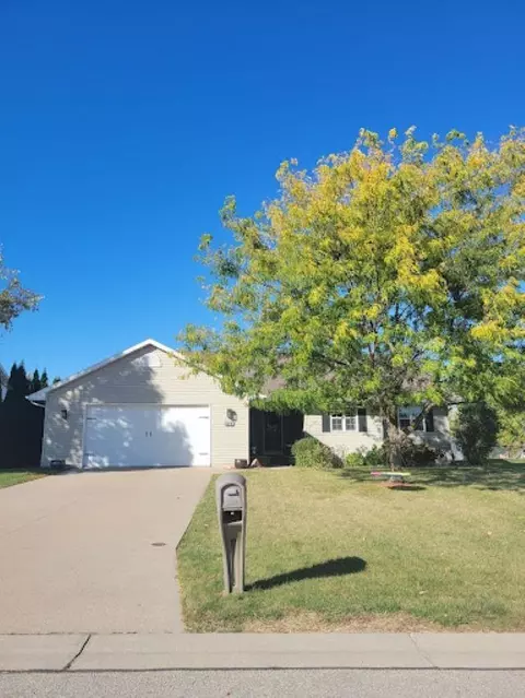 1128 Golden Field Rd, Neenah, WI 54956